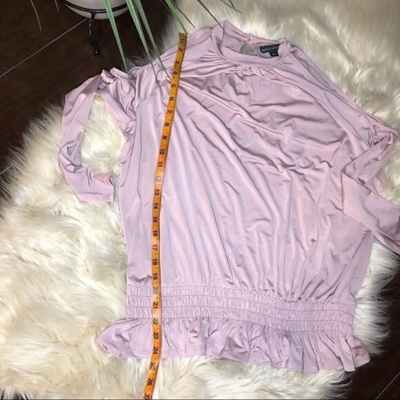 Bold elements peek a boo sleeves blouse - Picture 5 of 5